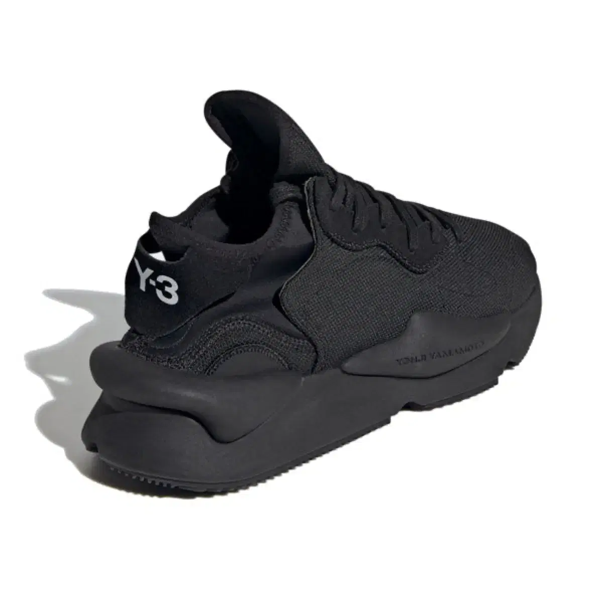 Y-3 카이와 트리플블랙 255