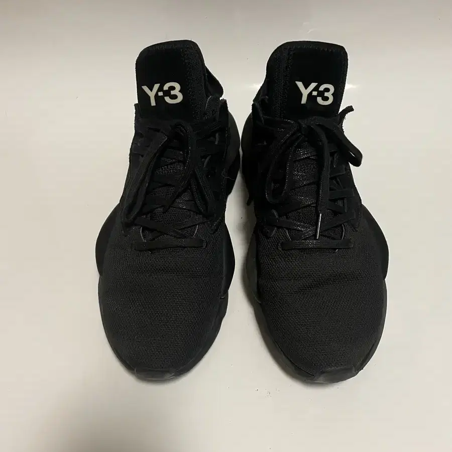 Y-3 카이와 트리플블랙 255