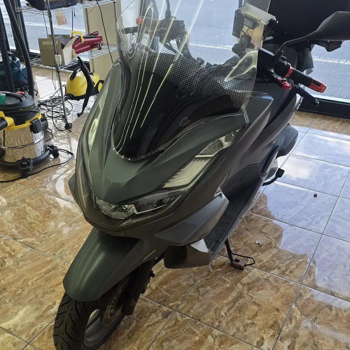 2021년식 pcx125 배기구변완 환경검사완 49733km 팝니다.