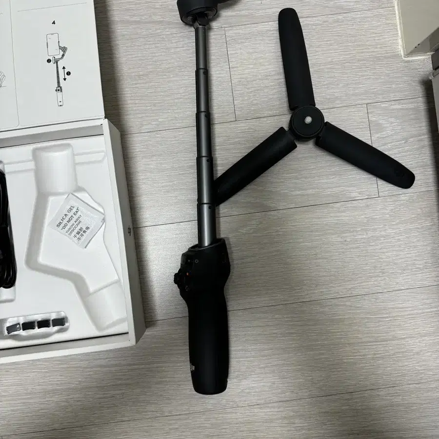 DJI OM6 스마트폰짐벌