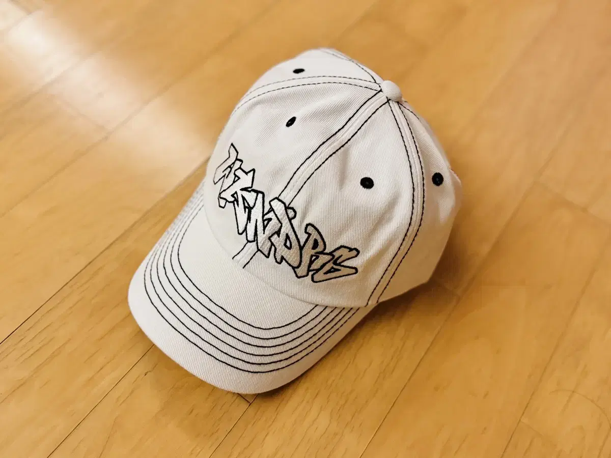 [위캔더스] GRAFFITI 6P CAP (WHITE)