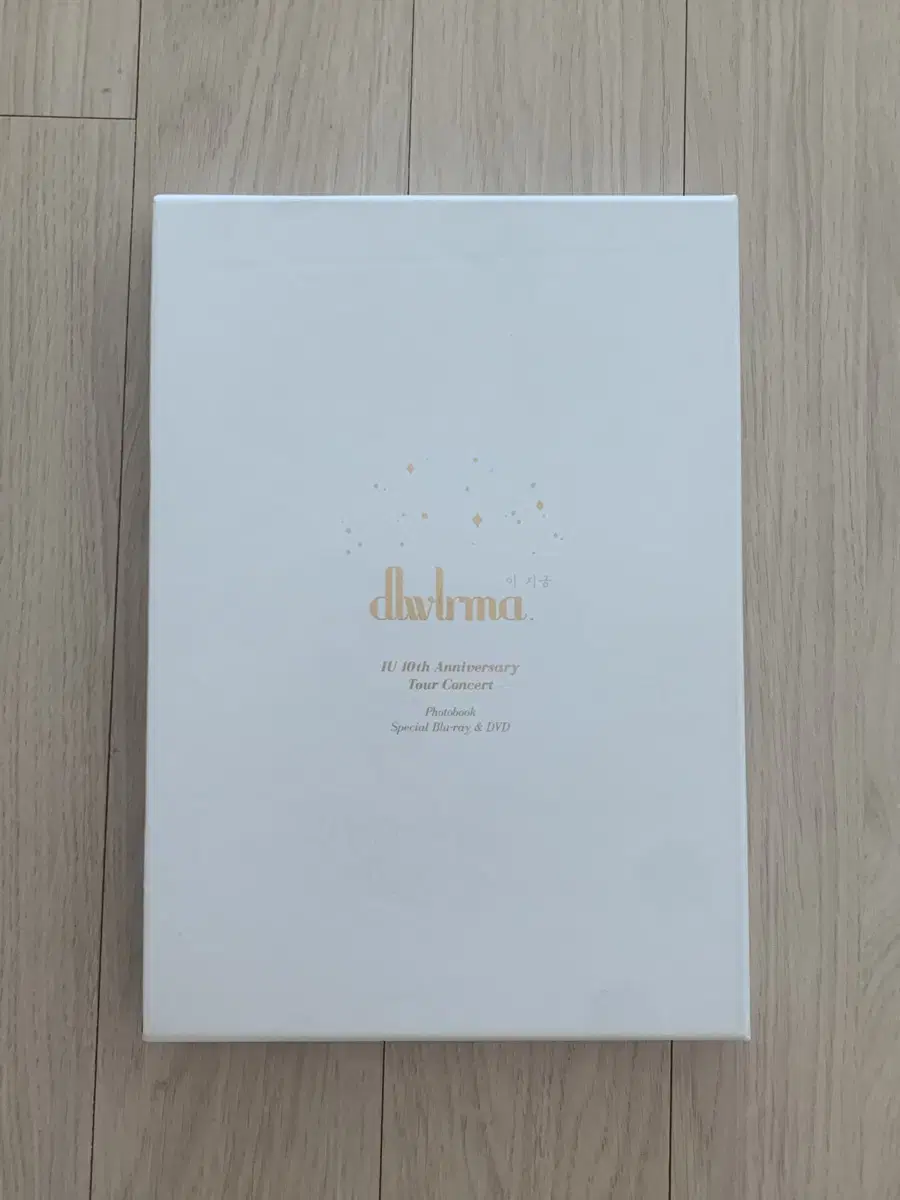 아이유 dlwlrma 10주년 콘서트 포토북 블루레이 & DVD