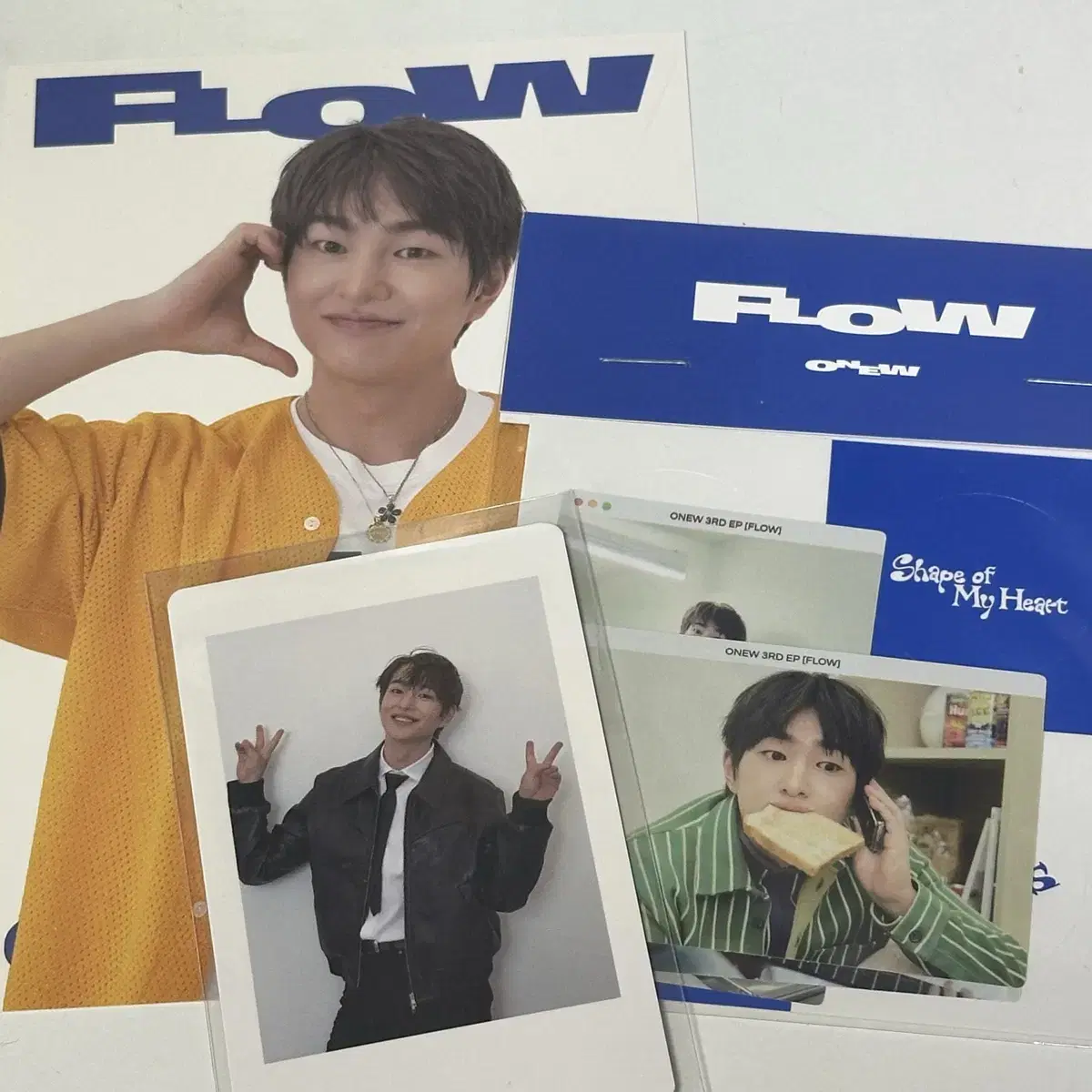 온유 플로우 FLOW 팝업스토어 엽서 입장포카 스티커