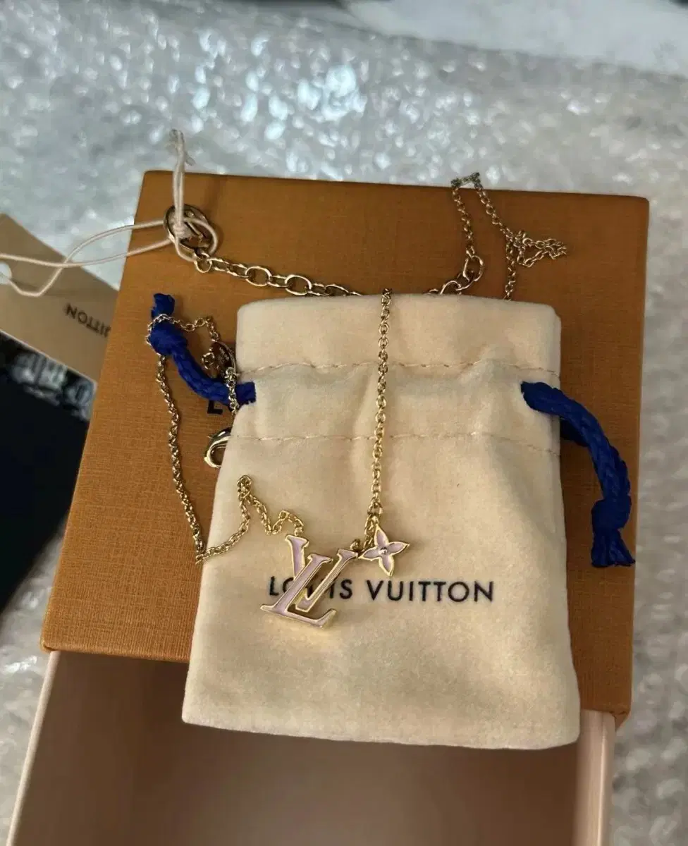 루이비통  Louis Vuitton 목걸이