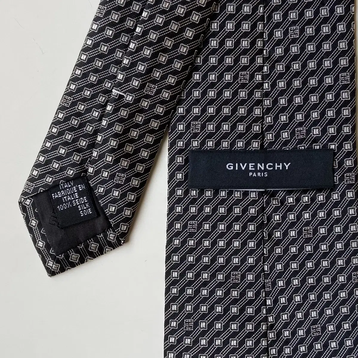 최상급 신형 지방시 모노그램 정품 명품넥타이 (GIVENCHY)