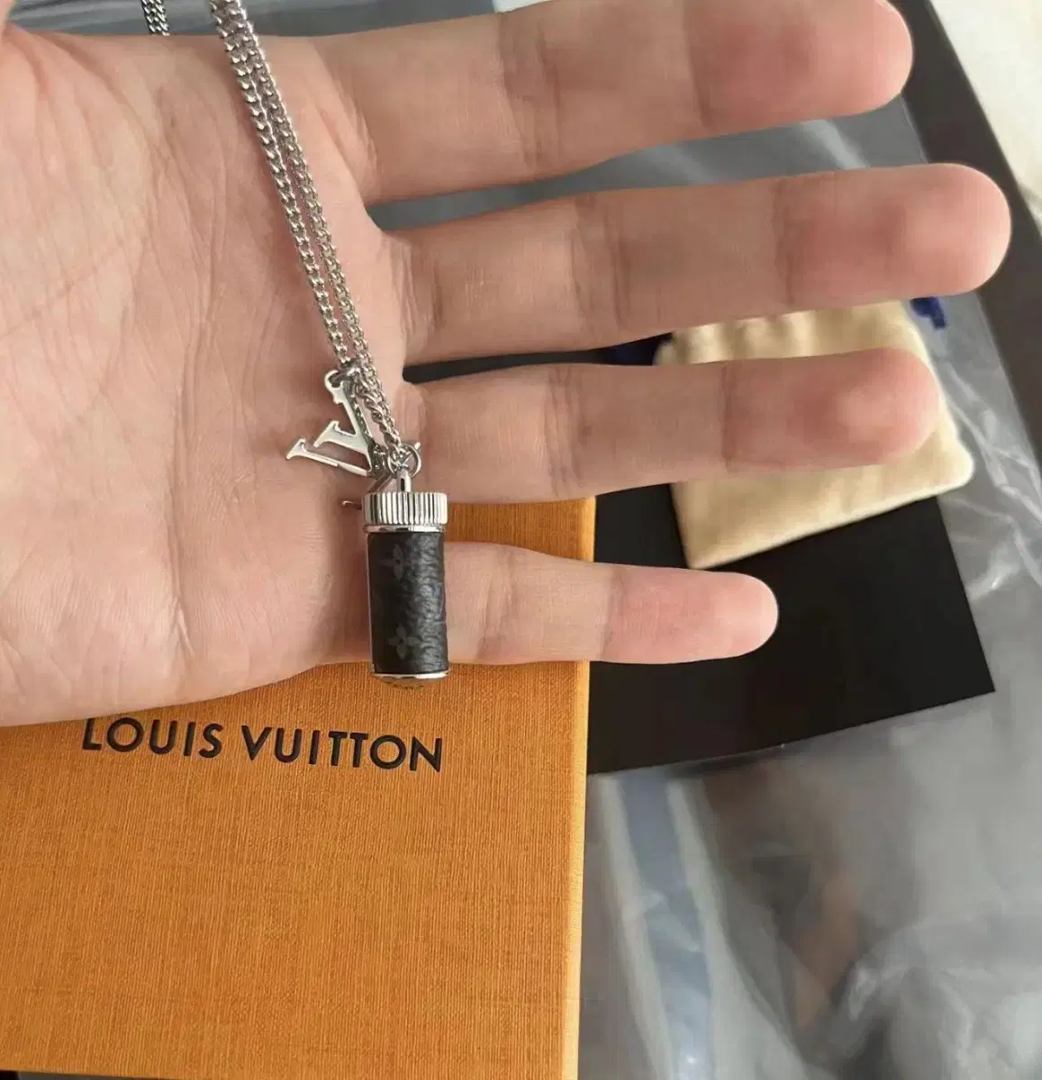 루이비통 Louis Vuitton  목걸이