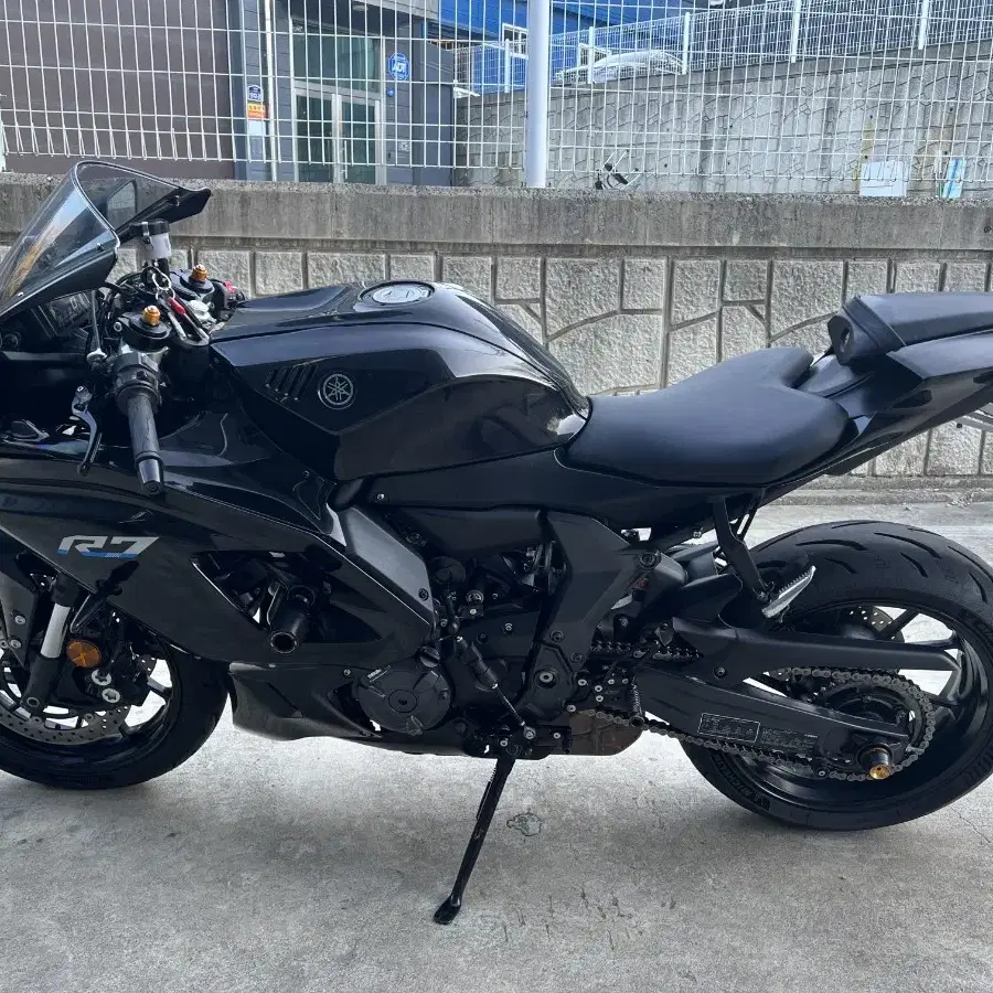 22년식 야마하 YZF-R7 블랙 판매