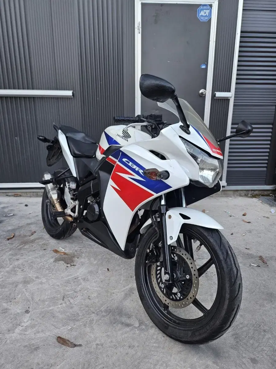 cbr125/14년 실매물 머플러 튜닝 엔진상급차량 판매합니다