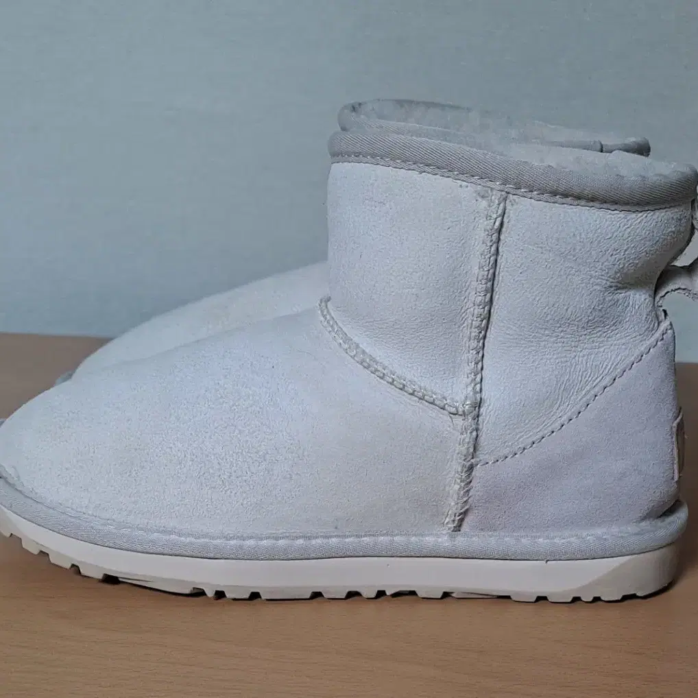 UGG 어그부츠 230 화이트