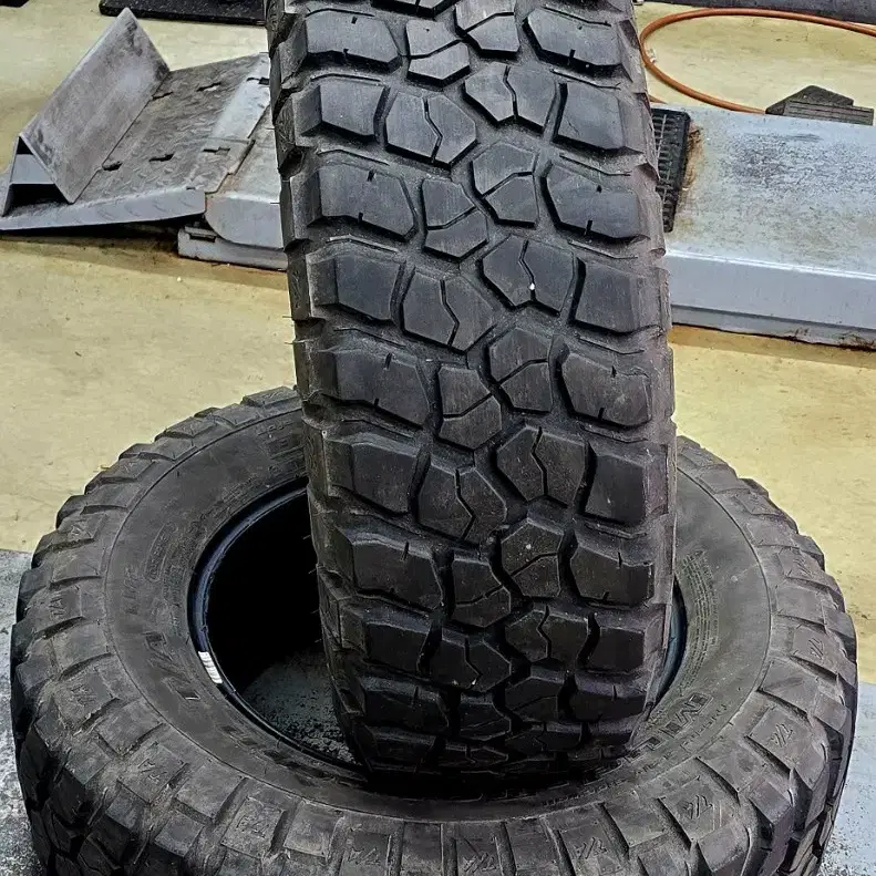 BFgoodrich MT 255 75 17 중고타이어 2본