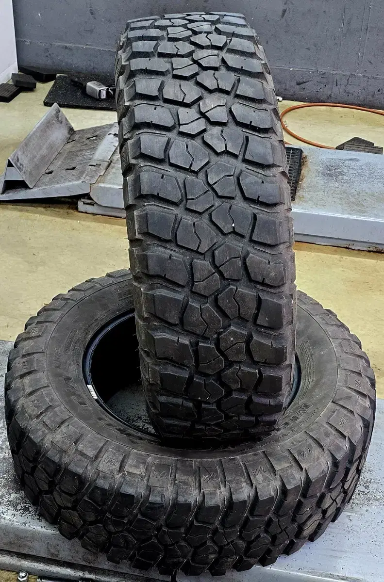 BFgoodrich MT 255 75 17 중고타이어 2본