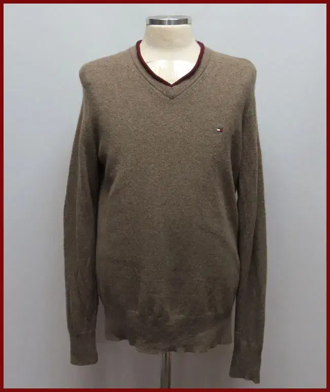 Tommy Hilfiger/Jin Beige V-neck knit/95 size/button closure(E-3)