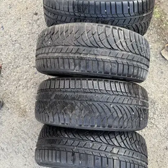 스노우 타이어 215/45R17