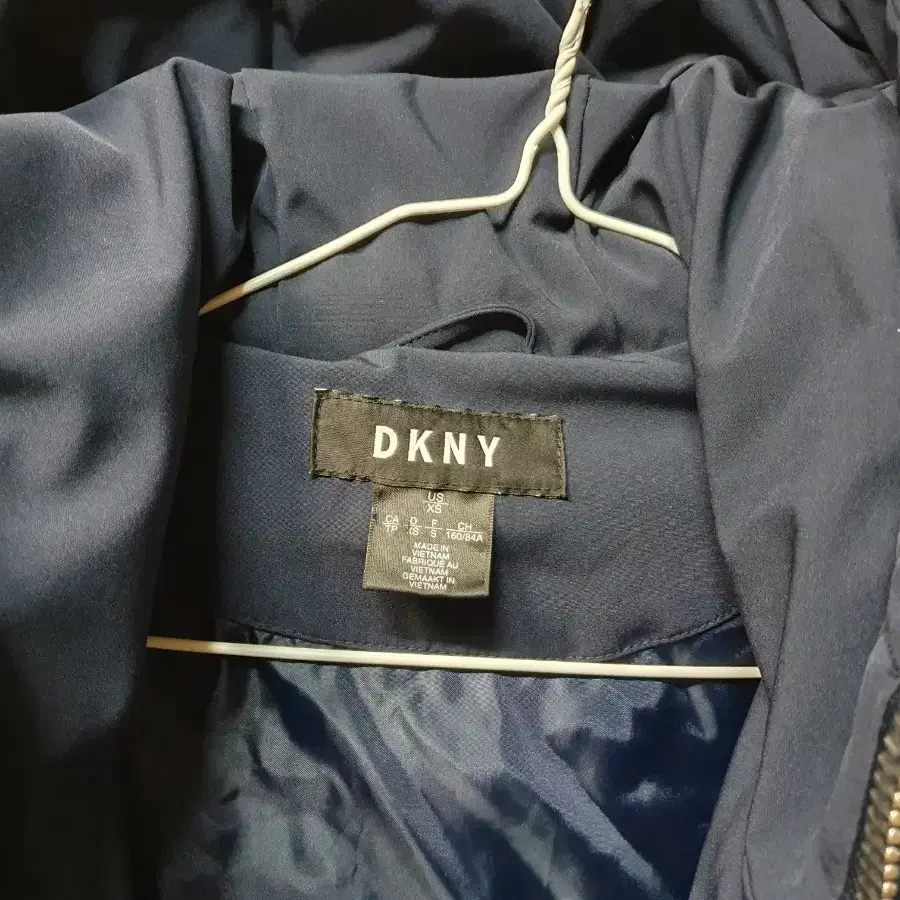 여성 다운패딩 DKNY (US  XS)꼭사실분만 쳇주세요 최종가격입니다