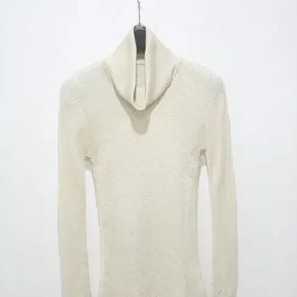 Capital turtle-neck 상의