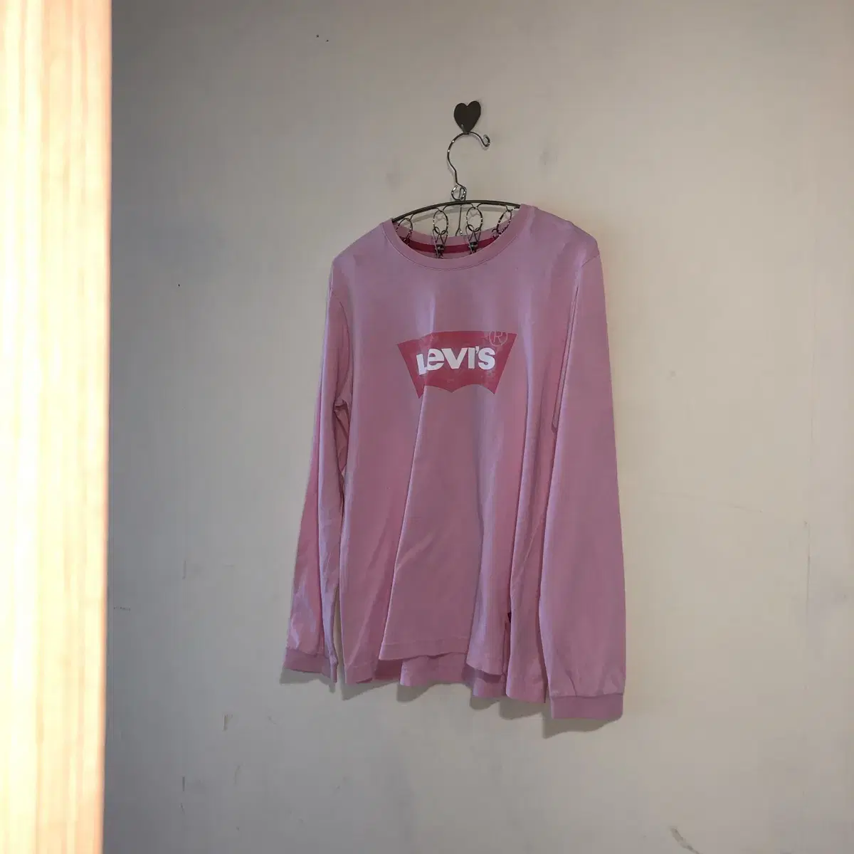 Vintage Levi's pink long sleeve T