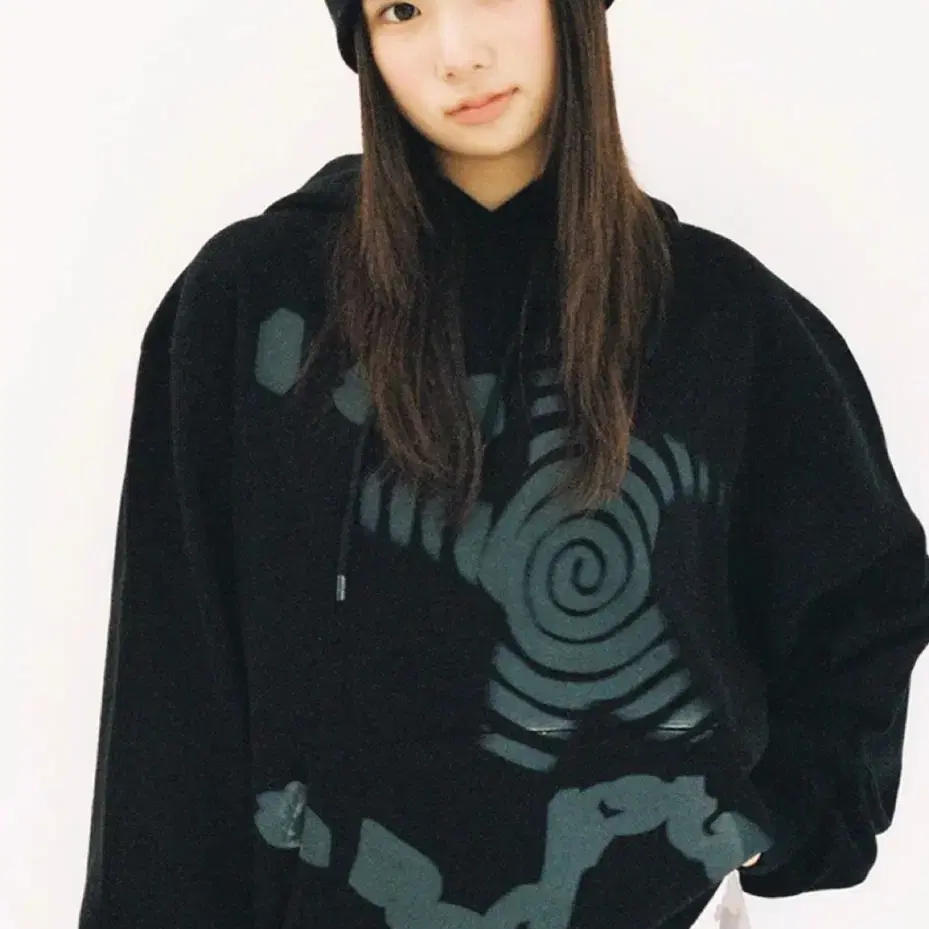 웹하우스_Twister Rockstar Hoodie - Black