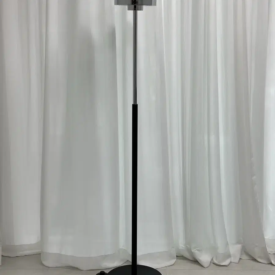 젝슨카멜레온 조명 cone floor lamp