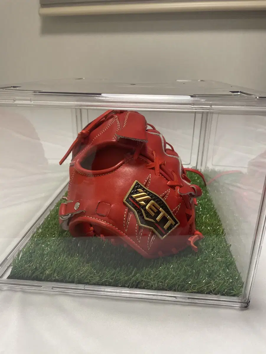 Jet Left-Handed Top-Grade Glove (New Product)