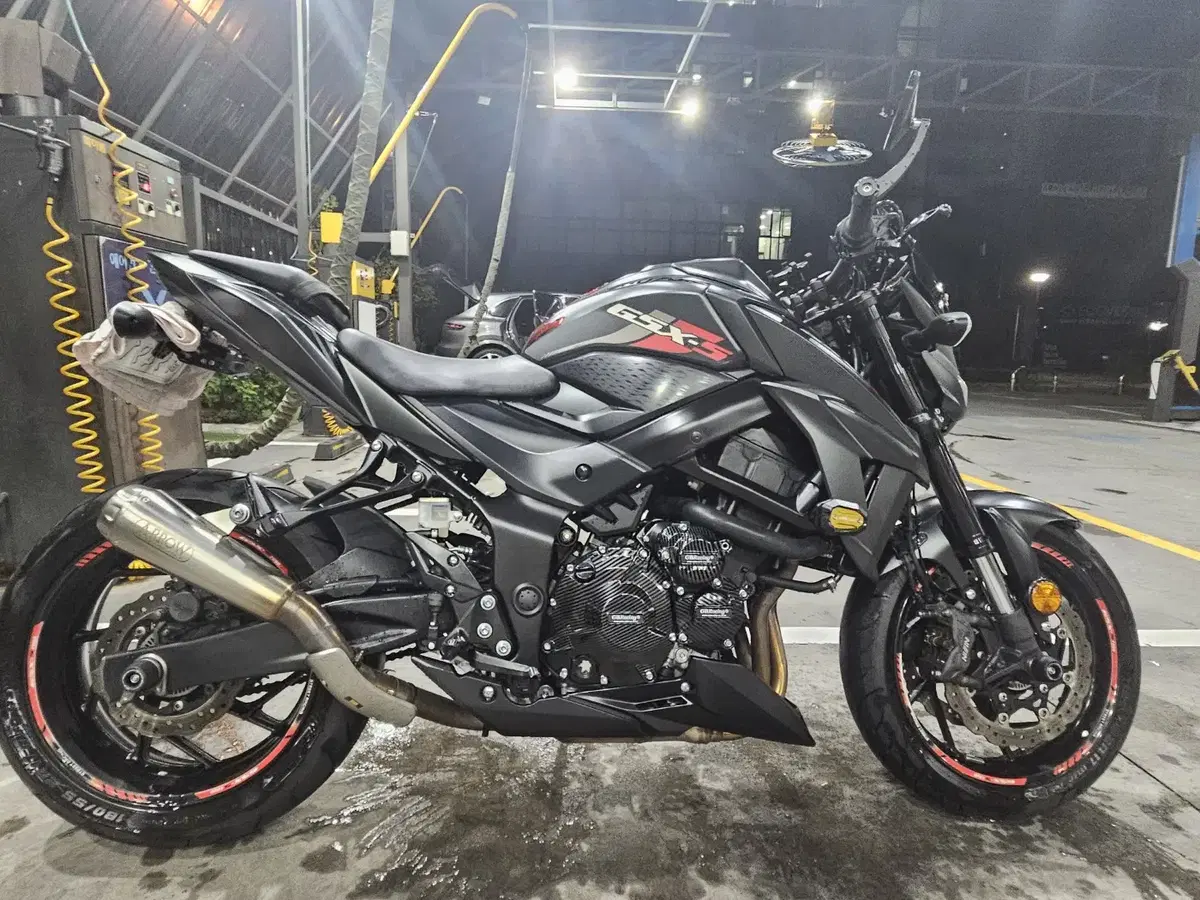 가격내림 GSX S750 21년식 에로우 슬립온 판매합니다