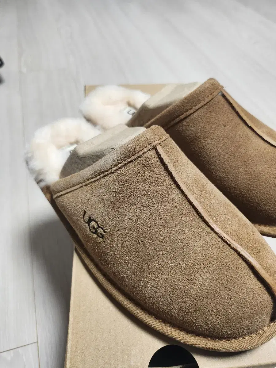 어그 UGG pearle 스커프 슬리퍼 판매