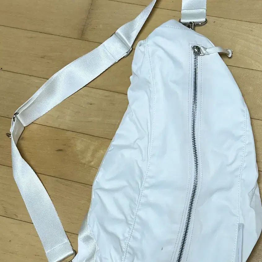 페넥 DUFFLE SLING BAG - WHITE