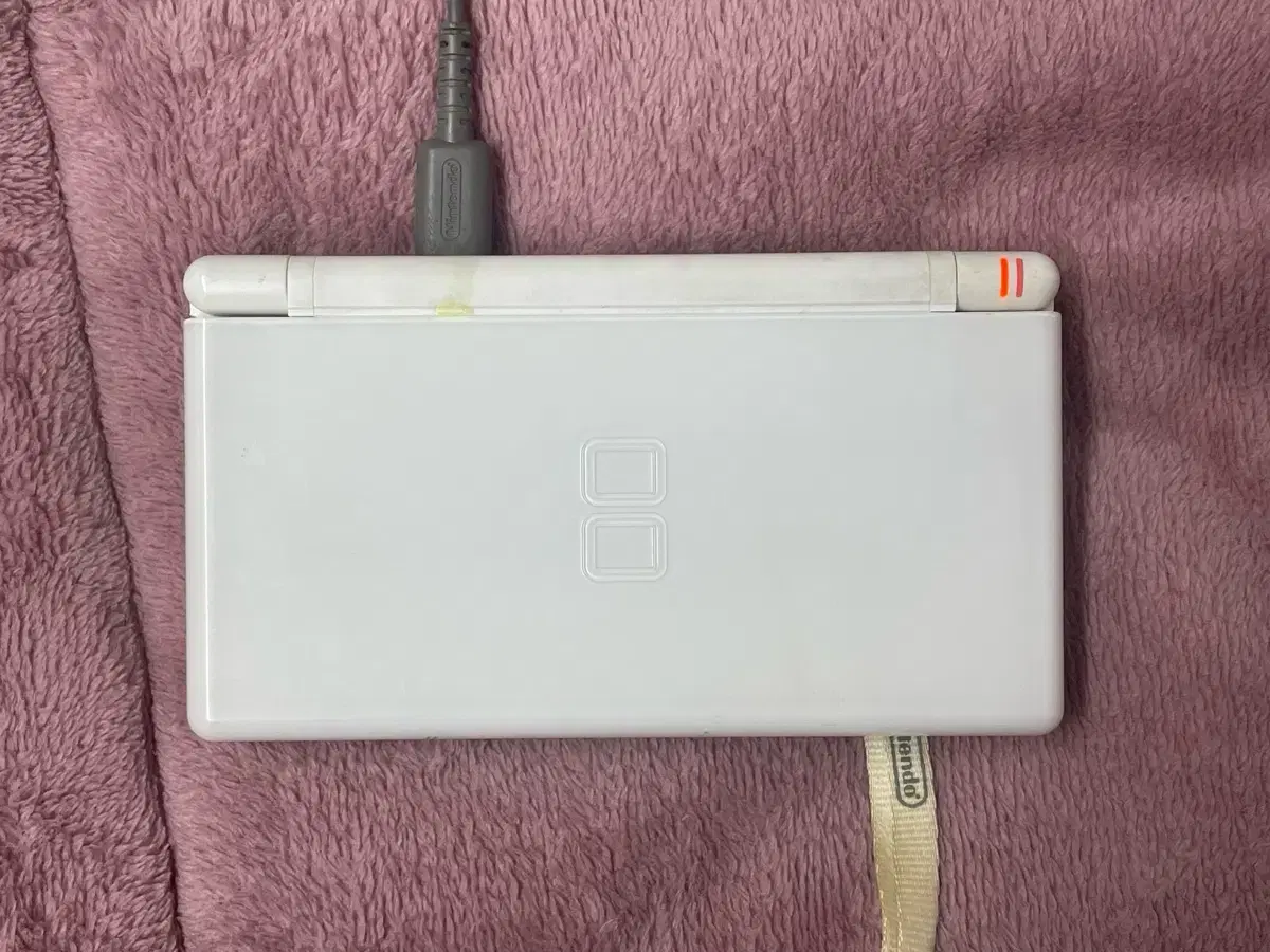 고전 닌텐도 ds lite 흰색 + tt칩 판매