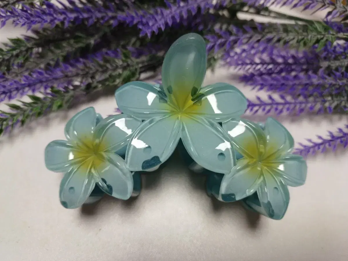 Flower hair clip