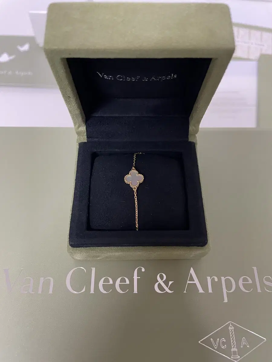 Van Cleef & Arpels Sweet Alhambra Bracelet 18K Yellow Gold Mother-of-Pearl