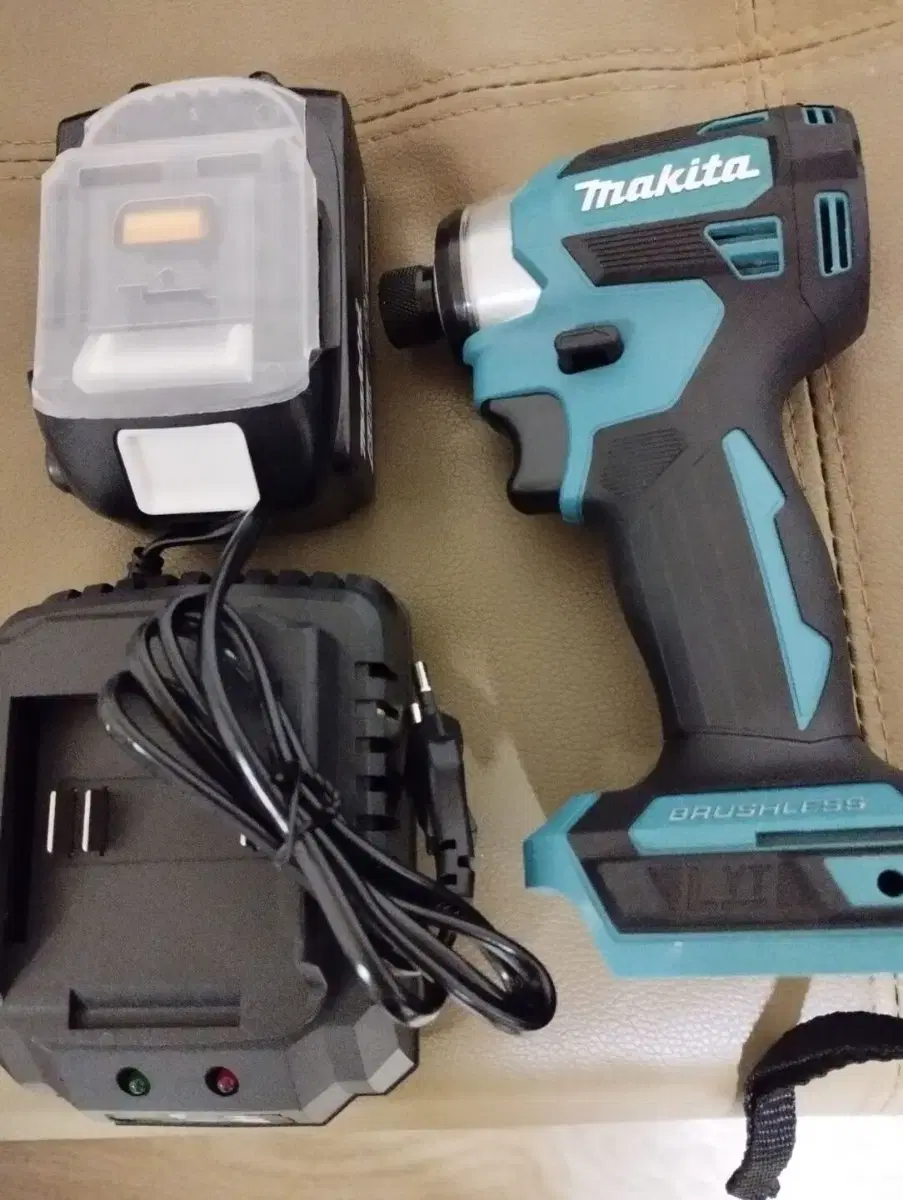 Makita Impact Drill 18V for sale. Battery + charger new product for sale