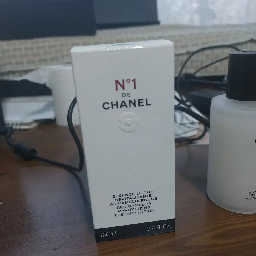 N 1 DE CHANEL 레드 까멜리아 에센스 로씨옹