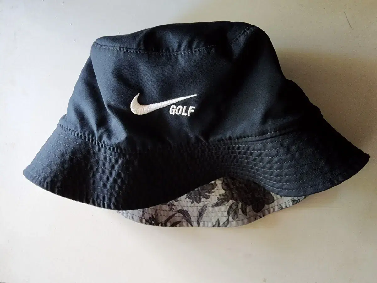 Nike Reversible Bucket Hat Golf Cap 60