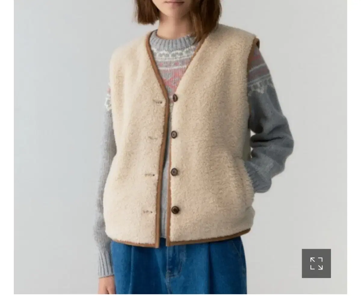 드파운드 fleece button vest