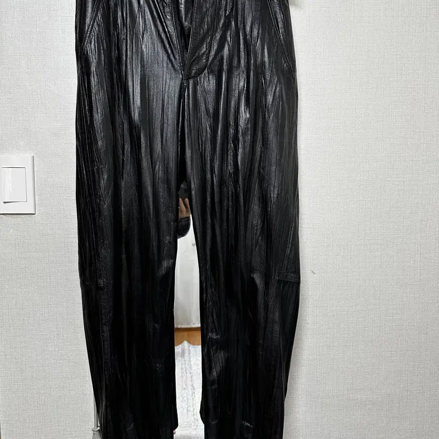 Youth 21fw creased leather wide pants