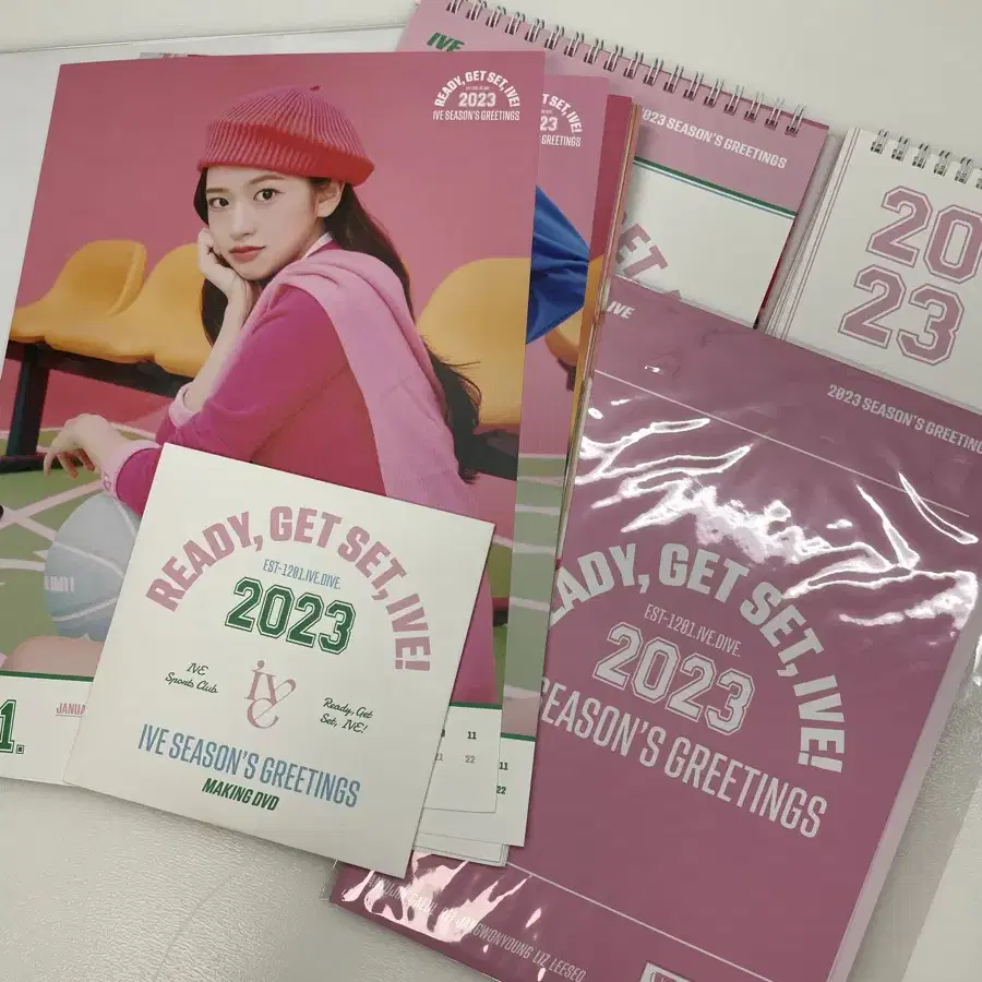 아이브 2023 시즌그리팅 개봉 판매 / 탈덕처분