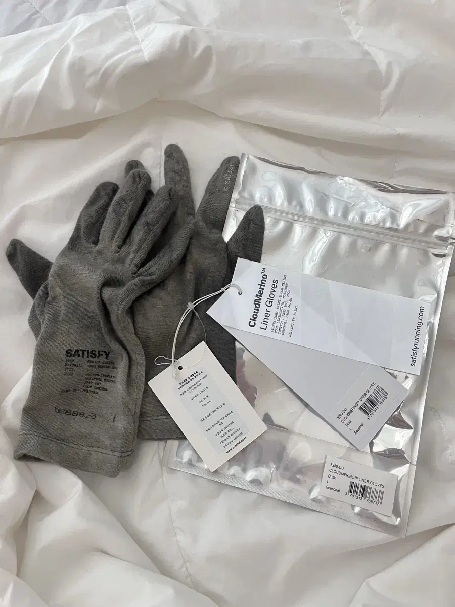 satisfy 새티스파이 메리노울 liner gloves 장갑 글러브