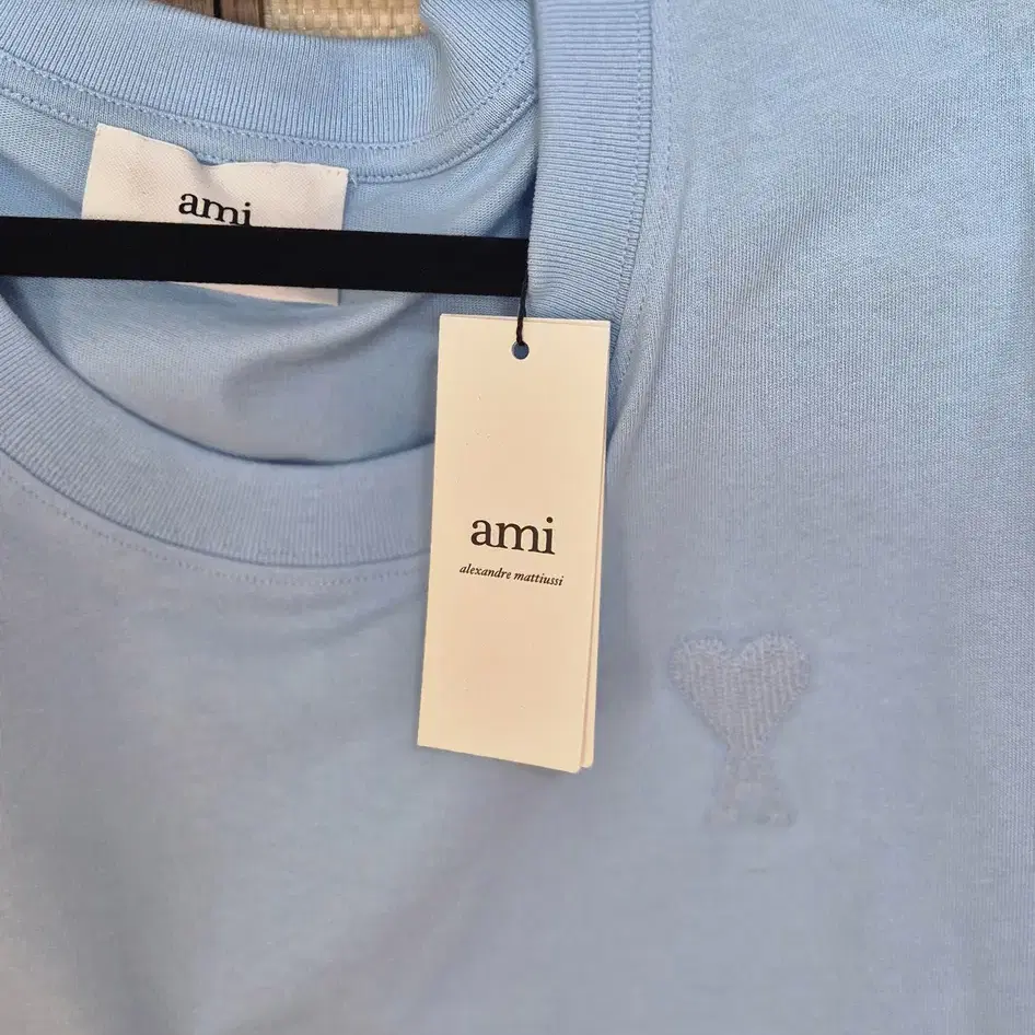 332. AMI PARIS 블루 반팔 티셔츠 XXL