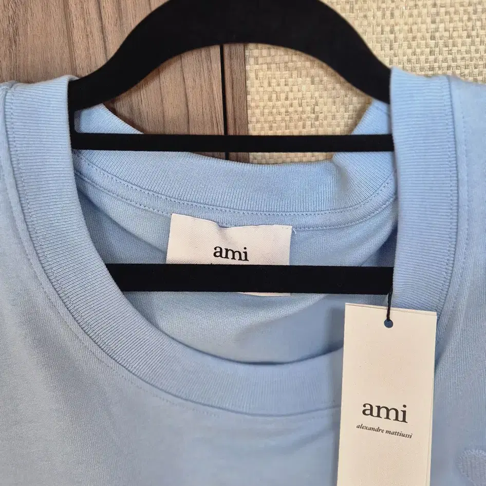 332. AMI PARIS 블루 반팔 티셔츠 XXL