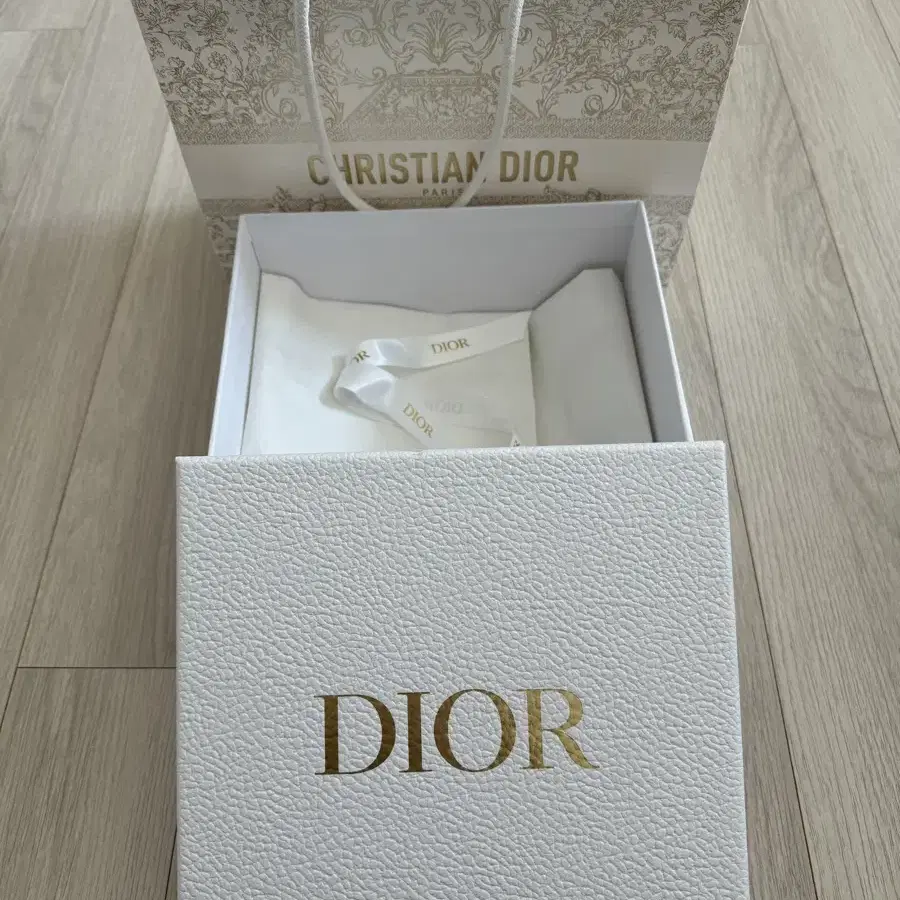 Dior 쇼핑백 박스 시트지 리본