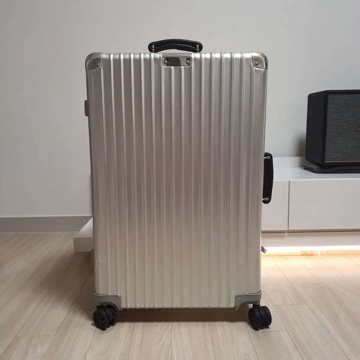 rimowa 리모와 클래식 체크인 M