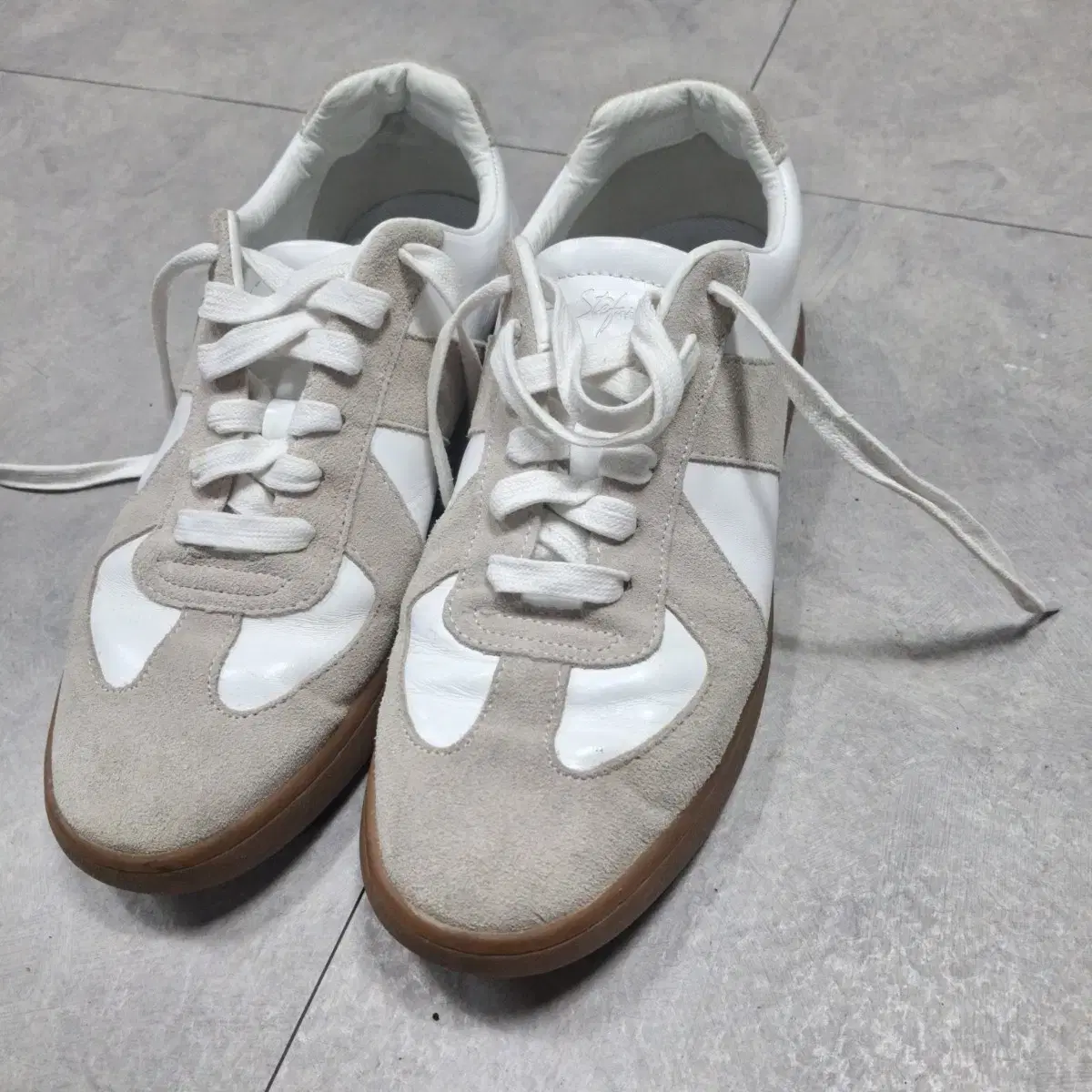 독일군 번즈BURNS SR08159 WHITE/GUM265