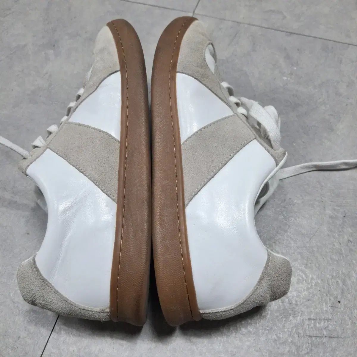 독일군 번즈BURNS SR08159 WHITE/GUM265