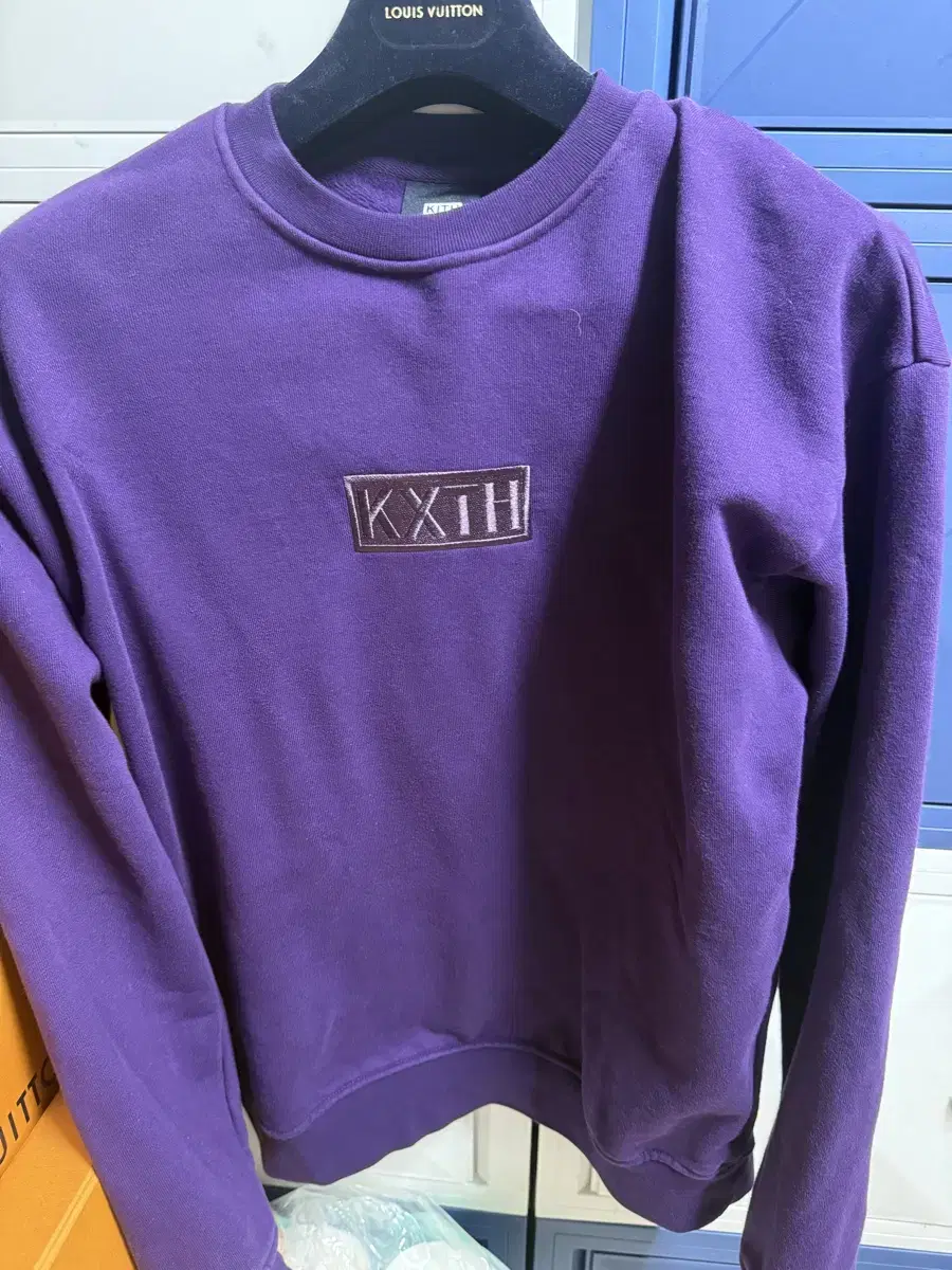 KITH 맨투맨