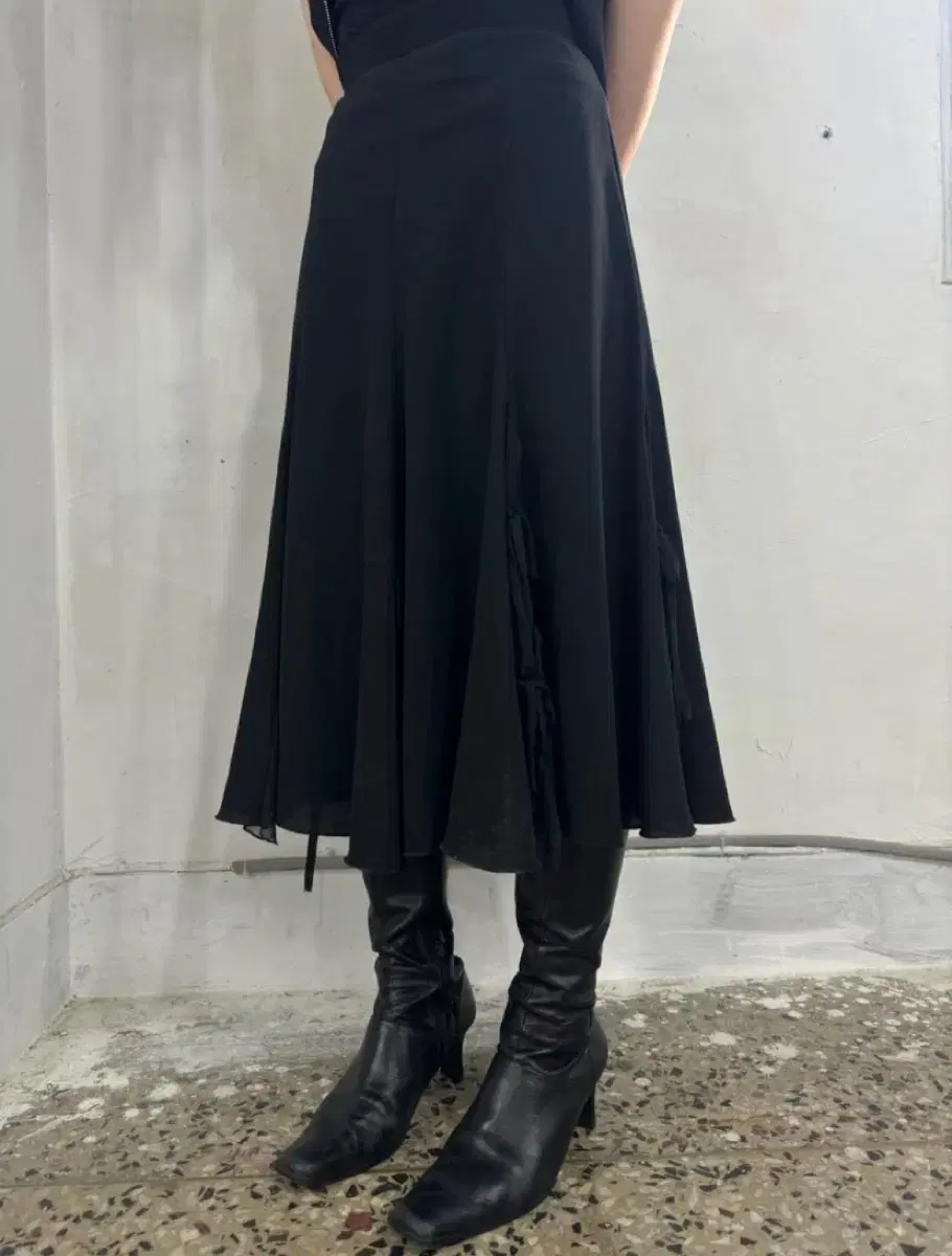 design midi skirt