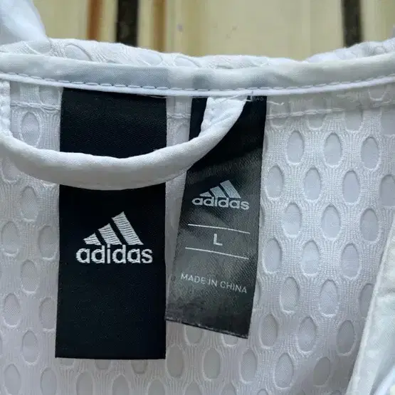 아디다스 화이트 도트 바람막이 져지 Adidas