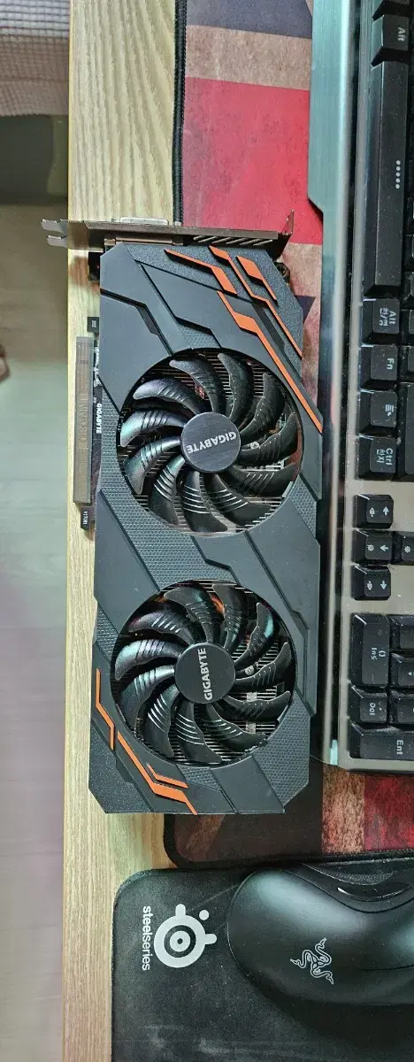 그래픽카드  GTX 1070TI 팝니다