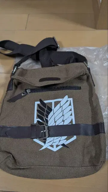 진격의 거인 숄더백