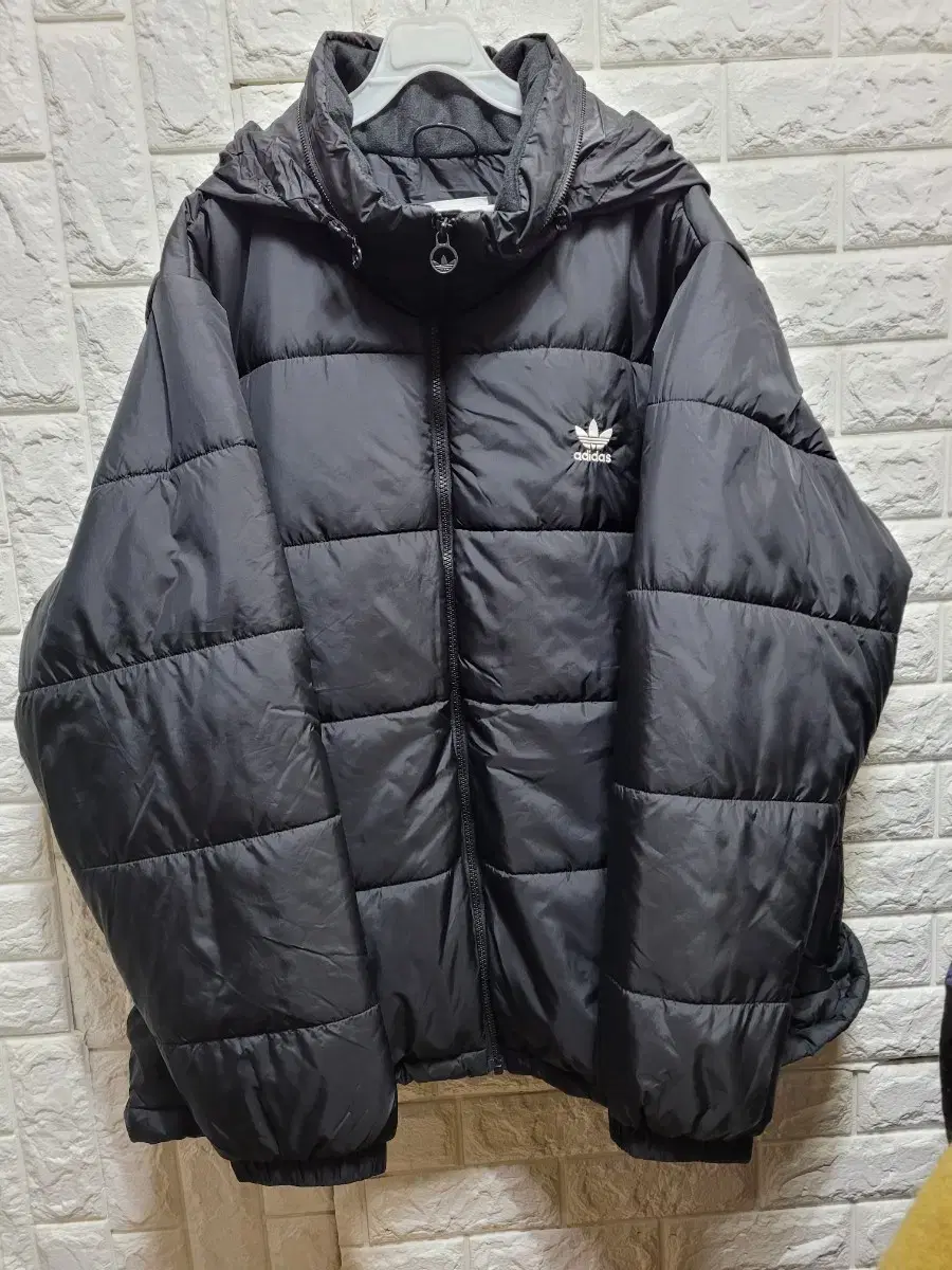 adidas Essential Padded Puffer Jacket110