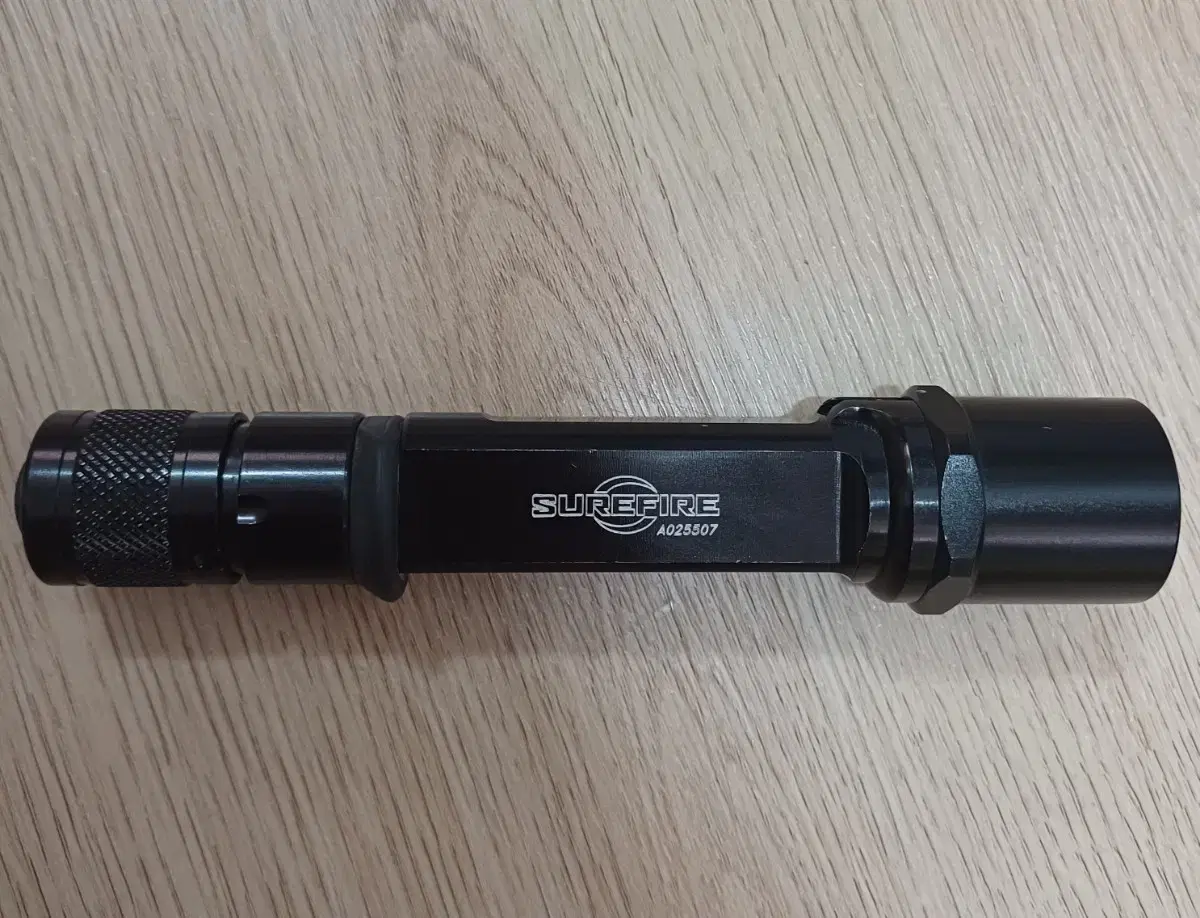 슈어파이어 C3 Surefire C3 블랙 플래시라이트 (쿨거래)