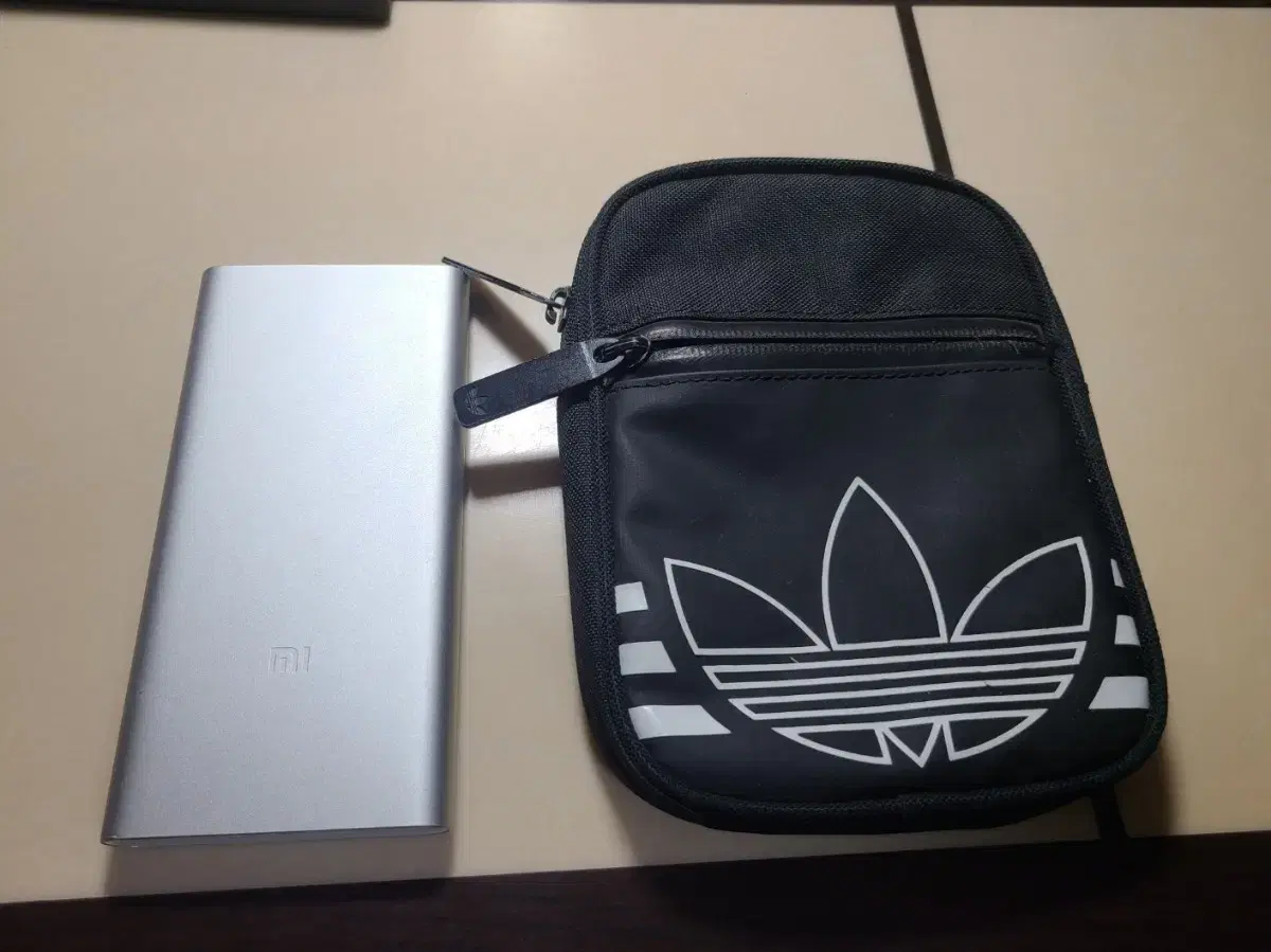 100L Jacket , Calhart jumper, 4 outerwear 60,000 +Power bank Adidas bag